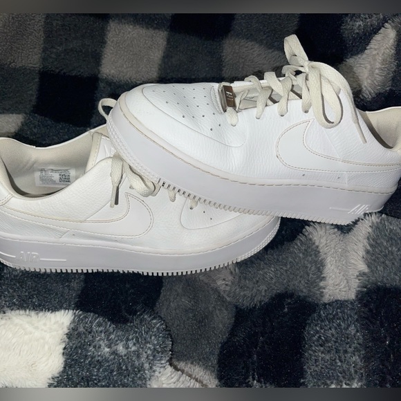 nike air force one sage low triple white - Picture 3 of 4